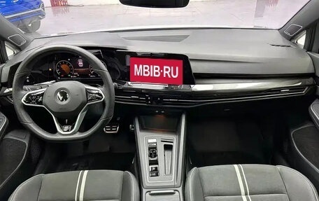 Volkswagen Golf VIII, 2021 год, 2 100 000 рублей, 11 фотография