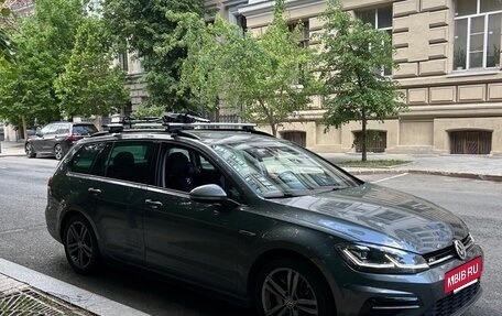 Volkswagen Golf VII, 2019 год, 1 890 000 рублей, 2 фотография