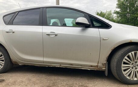 Opel Astra J, 2011 год, 370 000 рублей, 4 фотография