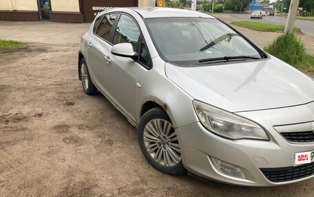 Opel Astra J, 2011 год, 370 000 рублей, 2 фотография