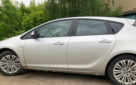 Opel Astra J, 2011 год, 370 000 рублей, 9 фотография