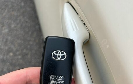 Toyota Prius, 2009 год, 1 030 000 рублей, 14 фотография