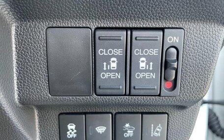 Honda Freed II, 2018 год, 1 190 000 рублей, 11 фотография