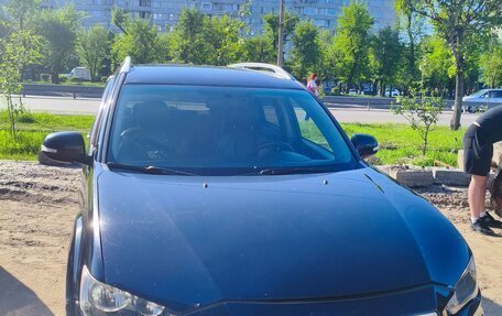 Mitsubishi Outlander III рестайлинг 3, 2010 год, 1 000 000 рублей, 3 фотография