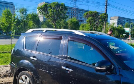 Mitsubishi Outlander III рестайлинг 3, 2010 год, 1 000 000 рублей, 16 фотография