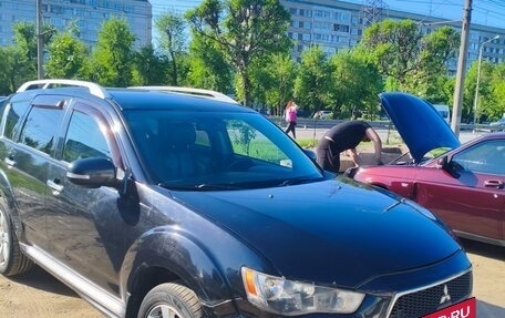 Mitsubishi Outlander III рестайлинг 3, 2010 год, 1 000 000 рублей, 6 фотография