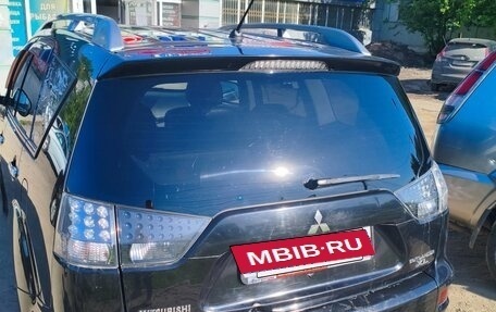 Mitsubishi Outlander III рестайлинг 3, 2010 год, 1 000 000 рублей, 10 фотография