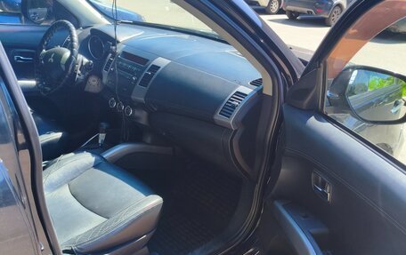 Mitsubishi Outlander III рестайлинг 3, 2010 год, 1 000 000 рублей, 19 фотография