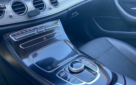 Mercedes-Benz E-Класс, 2017 год, 2 550 000 рублей, 21 фотография