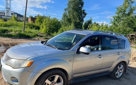 Mitsubishi Outlander III рестайлинг 3, 2008 год, 830 000 рублей, 2 фотография
