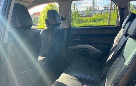 Mitsubishi Outlander III рестайлинг 3, 2008 год, 830 000 рублей, 5 фотография