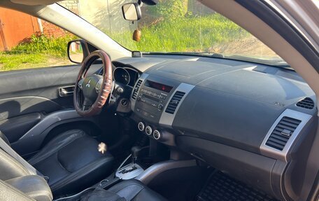 Mitsubishi Outlander III рестайлинг 3, 2008 год, 830 000 рублей, 9 фотография