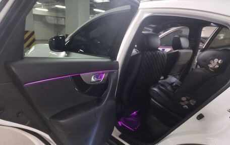 Infiniti QX70, 2014 год, 2 350 000 рублей, 12 фотография