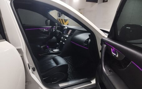 Infiniti QX70, 2014 год, 2 350 000 рублей, 15 фотография