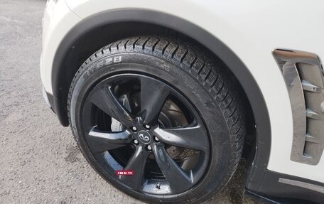 Infiniti QX70, 2014 год, 2 350 000 рублей, 19 фотография