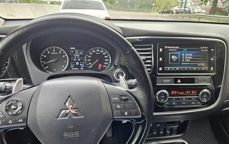 Mitsubishi Outlander III рестайлинг 3, 2019 год, 2 100 000 рублей, 5 фотография