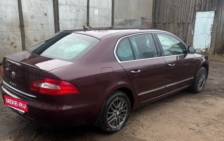 Skoda Superb III рестайлинг, 2010 год, 950 000 рублей, 5 фотография