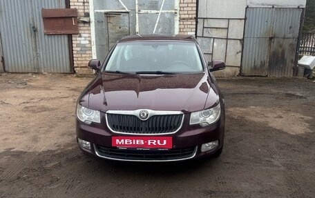 Skoda Superb III рестайлинг, 2010 год, 950 000 рублей, 3 фотография