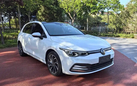 Volkswagen Golf VIII, 2021 год, 1 420 000 рублей, 2 фотография