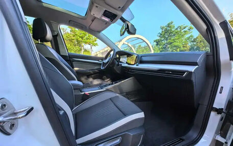 Volkswagen Golf VIII, 2021 год, 1 420 000 рублей, 13 фотография