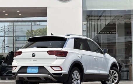 Volkswagen T-Roc I, 2023 год, 1 690 007 рублей, 6 фотография
