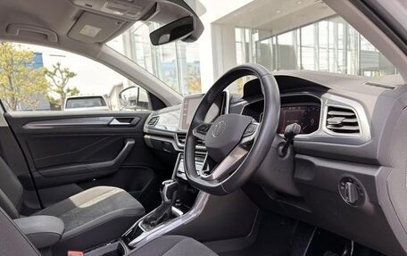 Volkswagen T-Roc I, 2023 год, 1 690 007 рублей, 9 фотография