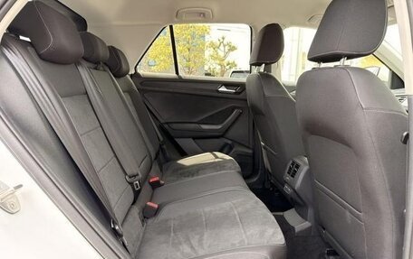 Volkswagen T-Roc I, 2023 год, 1 690 007 рублей, 12 фотография