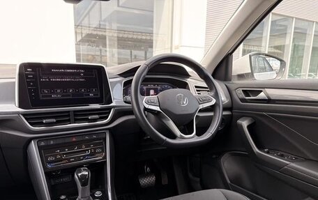 Volkswagen T-Roc I, 2023 год, 1 690 007 рублей, 8 фотография