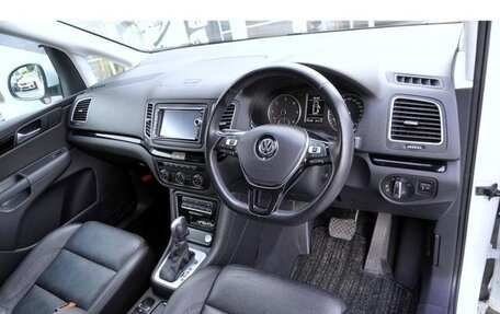 Volkswagen Sharan II, 2020 год, 1 650 000 рублей, 10 фотография