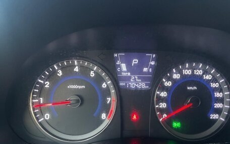 Hyundai Solaris II рестайлинг, 2011 год, 684 000 рублей, 21 фотография