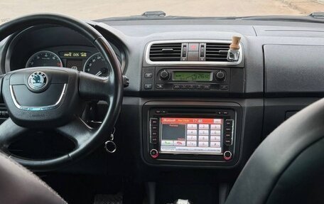 Skoda Fabia II, 2010 год, 550 000 рублей, 10 фотография