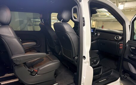 Mercedes-Benz V-Класс, 2019 год, 4 880 000 рублей, 10 фотография