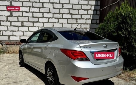 Hyundai Solaris II рестайлинг, 2014 год, 1 100 000 рублей, 2 фотография