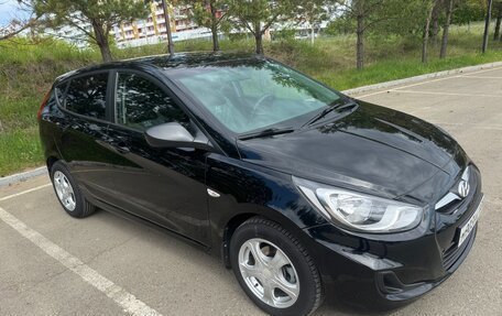 Hyundai Solaris II рестайлинг, 2012 год, 825 000 рублей, 4 фотография