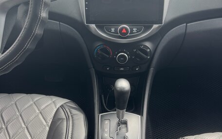 Hyundai Solaris II рестайлинг, 2012 год, 825 000 рублей, 10 фотография