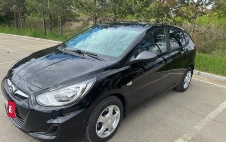 Hyundai Solaris II рестайлинг, 2012 год, 825 000 рублей, 3 фотография