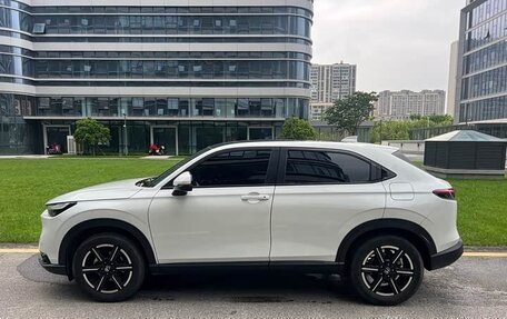 Honda Vezel, 2023 год, 1 800 018 рублей, 3 фотография