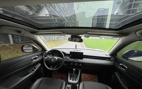 Honda Vezel, 2023 год, 1 800 018 рублей, 10 фотография