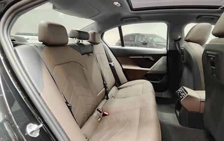 BMW 5 серия, 2024 год, 6 900 000 рублей, 22 фотография