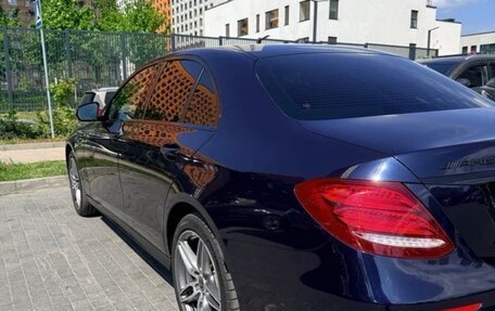 Mercedes-Benz E-Класс, 2019 год, 3 500 000 рублей, 3 фотография