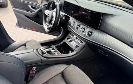 Mercedes-Benz E-Класс, 2019 год, 3 500 000 рублей, 6 фотография