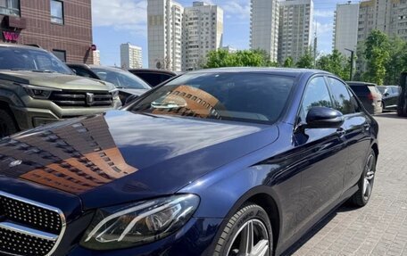 Mercedes-Benz E-Класс, 2019 год, 3 500 000 рублей, 7 фотография