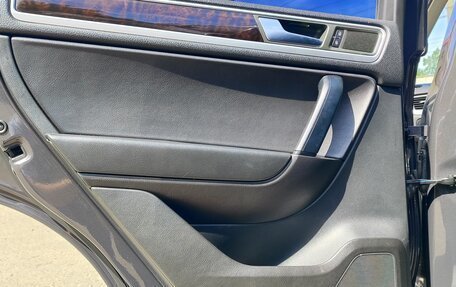 Volkswagen Touareg III, 2011 год, 1 590 000 рублей, 14 фотография