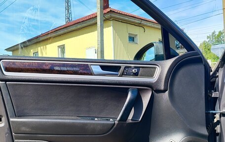 Volkswagen Touareg III, 2011 год, 1 590 000 рублей, 13 фотография