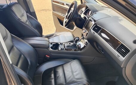 Volkswagen Touareg III, 2011 год, 1 590 000 рублей, 18 фотография