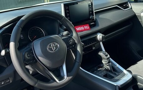 Toyota RAV4, 2020 год, 3 150 000 рублей, 7 фотография