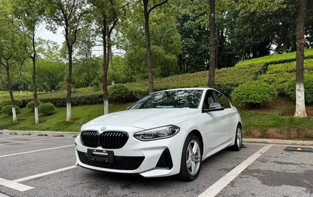 BMW 1 серия, 2022 год, 1 699 000 рублей, 3 фотография