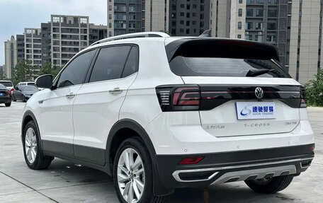 Volkswagen T-Cross I, 2022 год, 1 422 000 рублей, 6 фотография