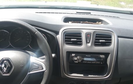 Renault Logan II, 2019 год, 970 000 рублей, 3 фотография