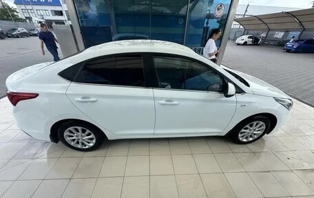 Hyundai Solaris II рестайлинг, 2017 год, 1 450 000 рублей, 4 фотография